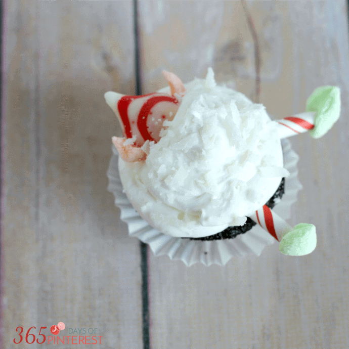 Elf snow cupcakes