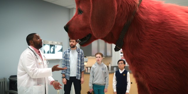 Clifford the Big Red Dog with Keenan Thompson who plays a veterinarian