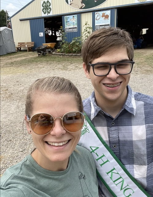 4-H king and his sister